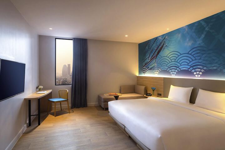 Room 32 of 93