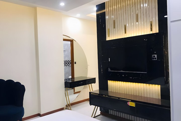 Room 3 of 11
