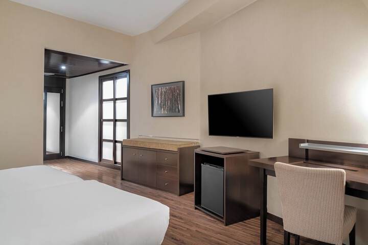 Room 10 of 49