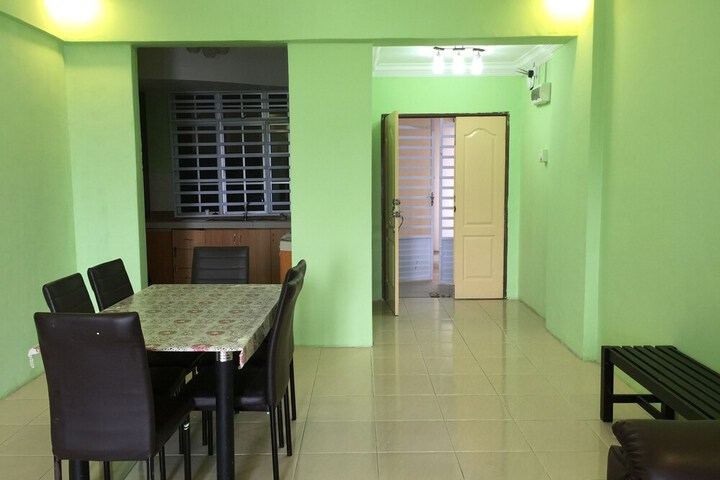 Room 14 of 33