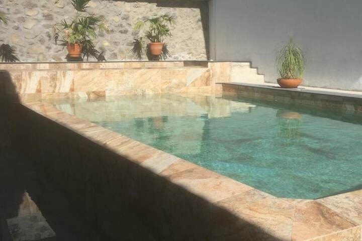 Pool 19 of 26