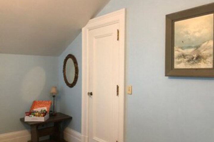 Room 71 of 108