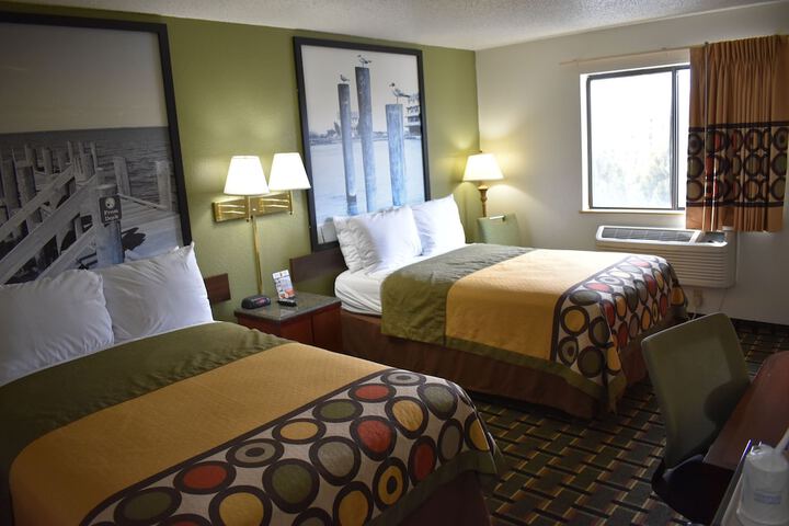 2 Double Beds (8 of 12)