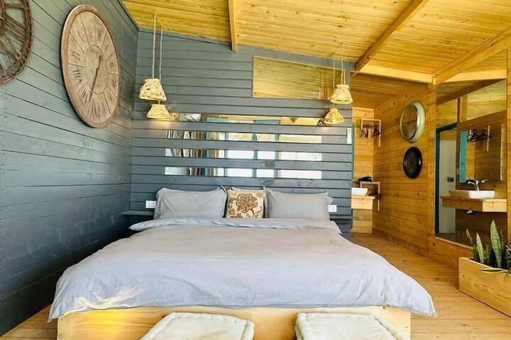 Room 16 of 54