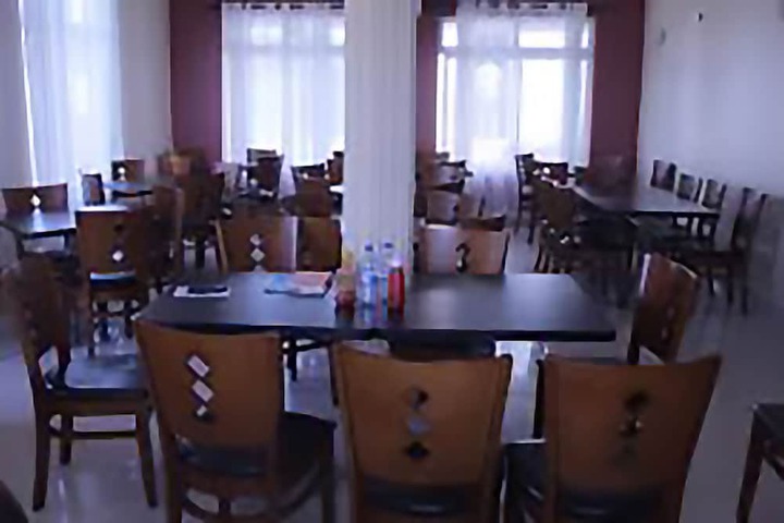 Dining 21 of 39