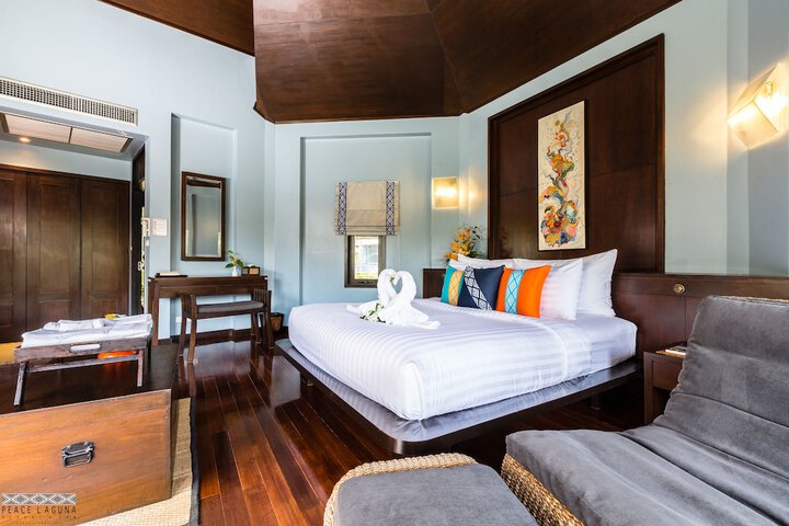 Room 21 of 120