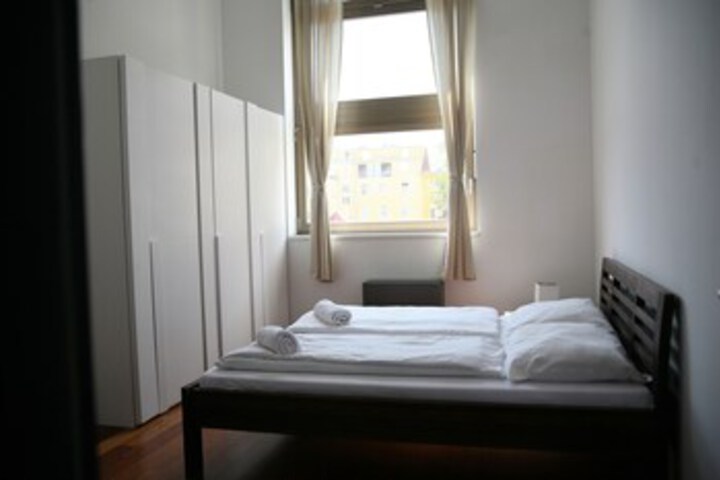 Room 207 of 275