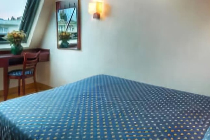 Room 8 of 46