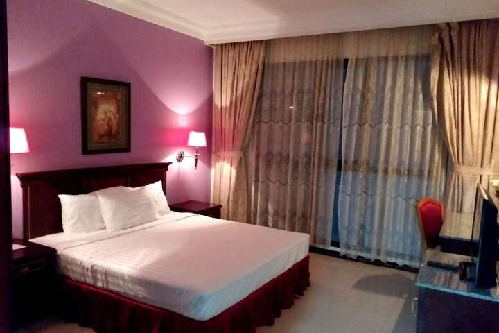 Room 17 of 53