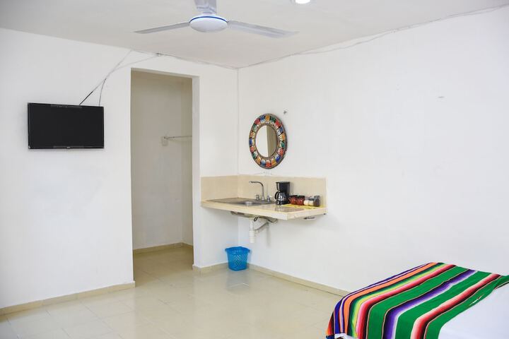 Room 6 of 17