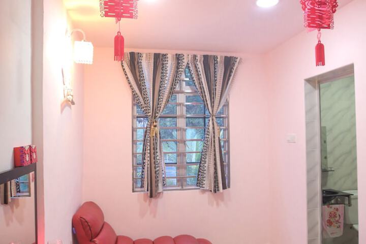 Room 27 of 69