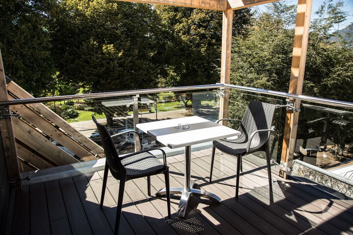 Terrace/Patio 33 of 34