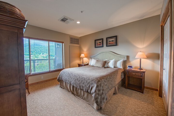 Room 4 of 34