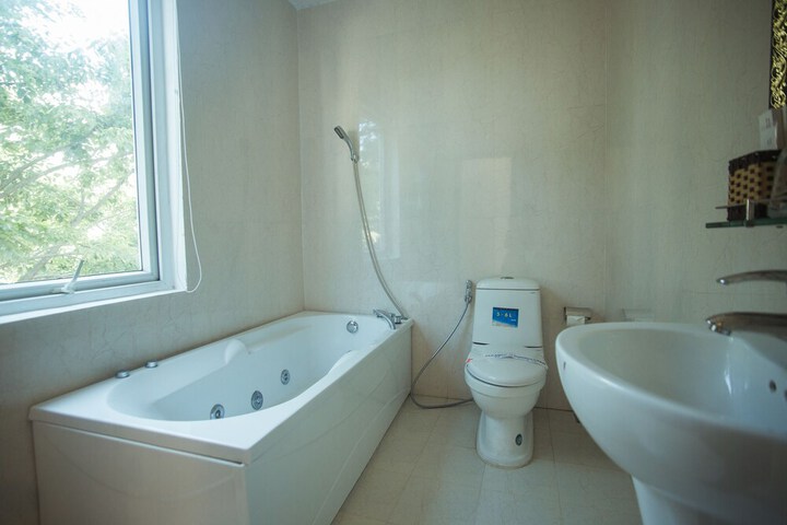 Room 10 of 31