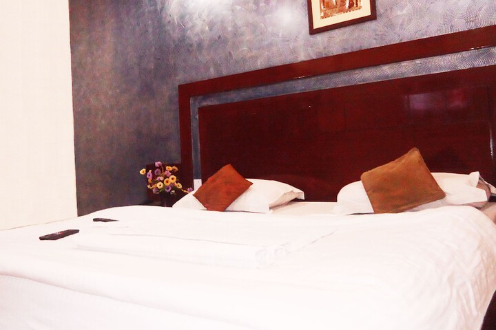 Room 4 of 35