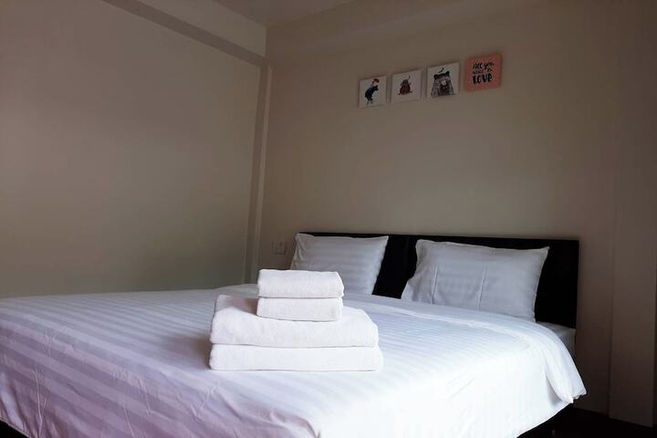 Room 11 of 37