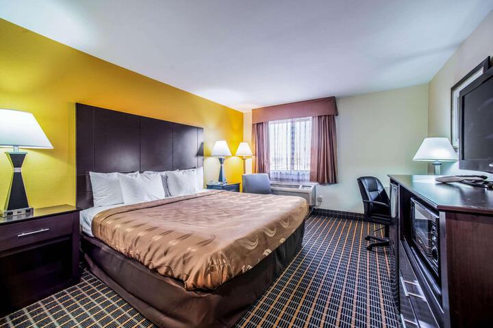 1 King Bed (3 of 13)