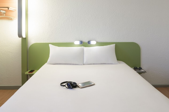 Room 11 of 21