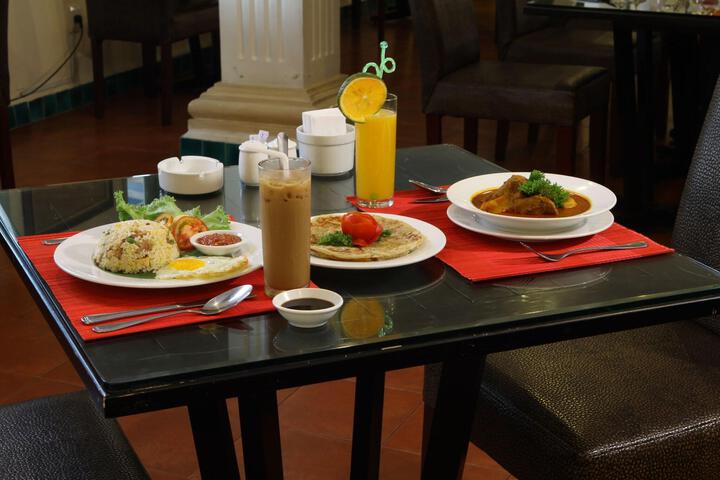 Dining 66 of 72