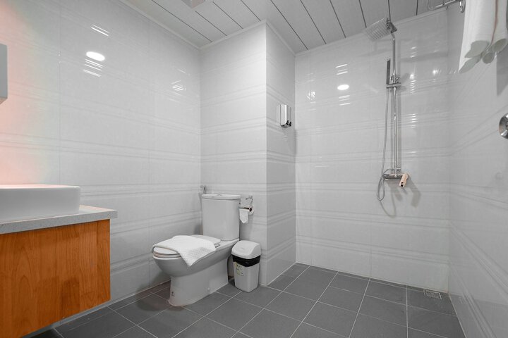 Room 10 of 36