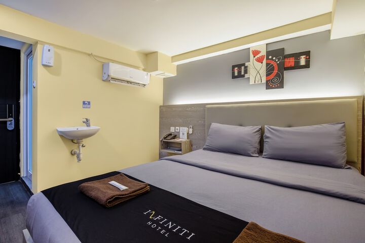 Room 7 of 36