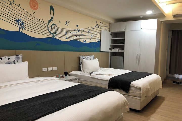 Room 28 of 49