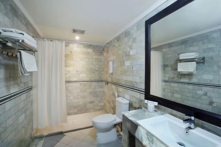 Room 11 of 21