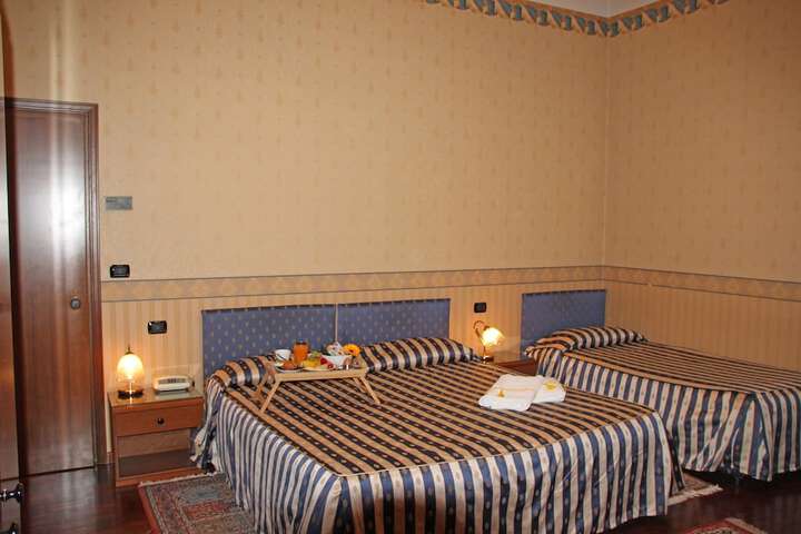 Room 6 of 40