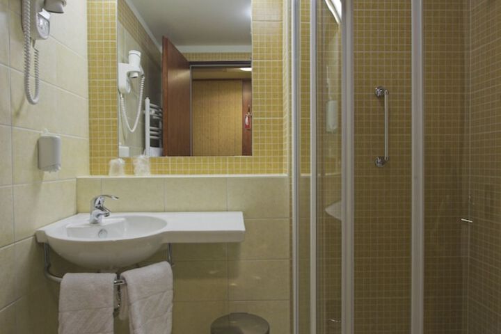 Room 38 of 75