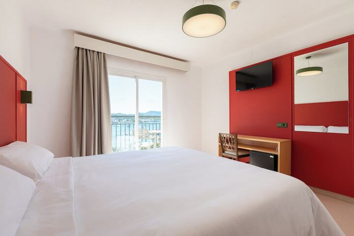 Room 13 of 62