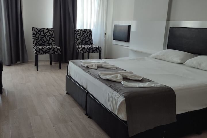 Room 48 of 60