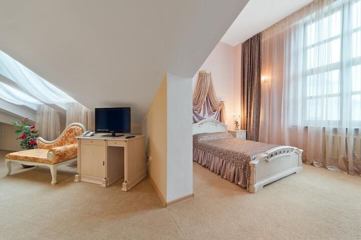 Room 26 of 39