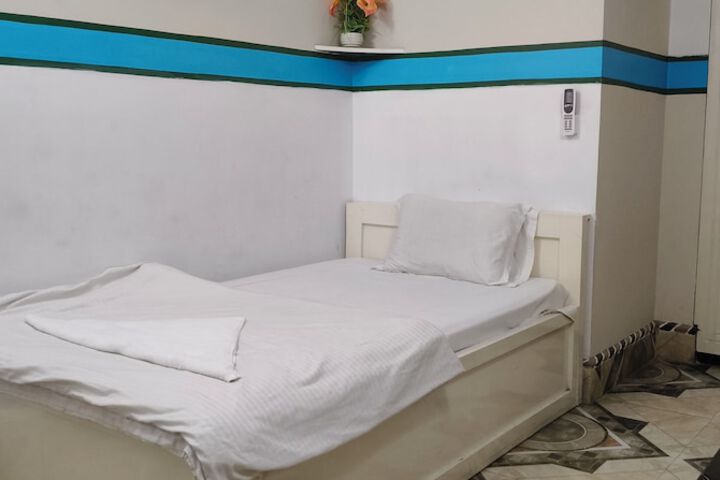 Room 18 of 36