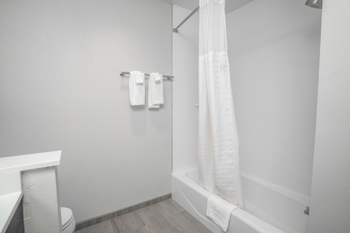 Room 18 of 49