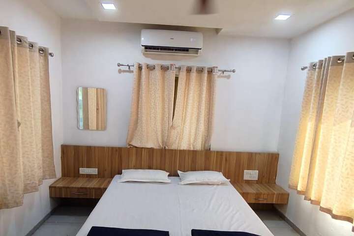 Room 15 of 43