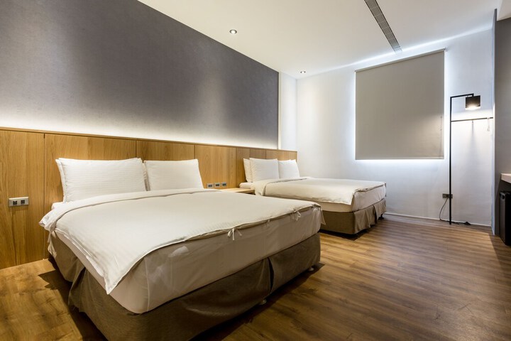 Room 13 of 101