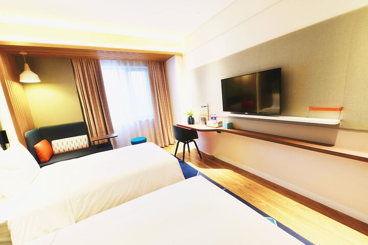 Room 19 of 54