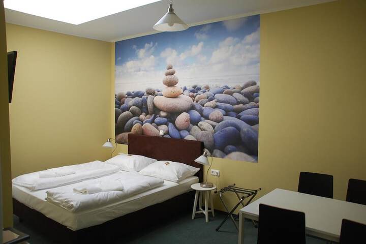 Room 12 of 70