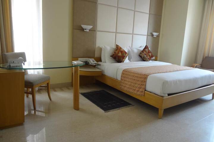Room 17 of 36