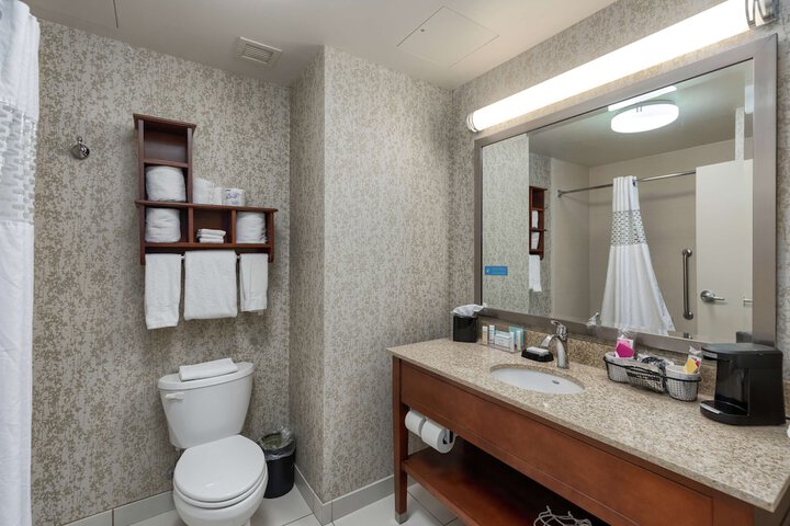 2 Queen Water View with Refrigerator (6 of 6)