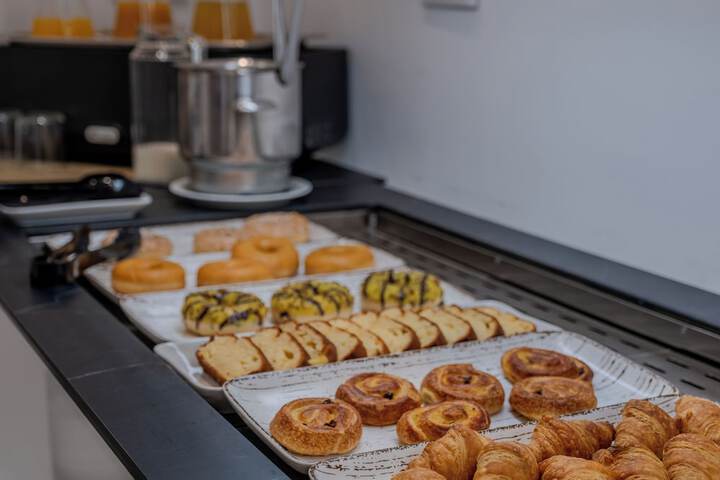 Breakfast/Coffee Service 84 of 101