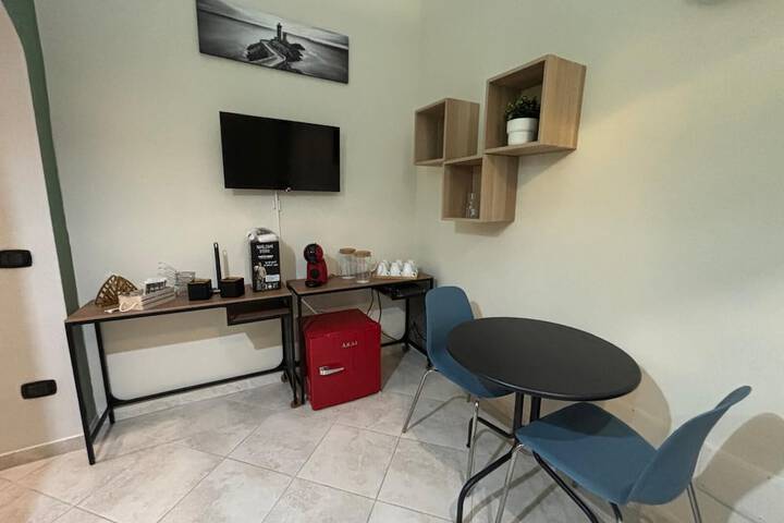 Room 4 of 25