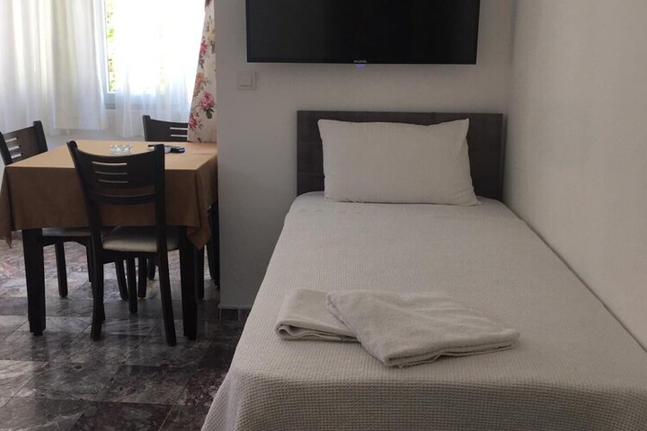 Room 17 of 48