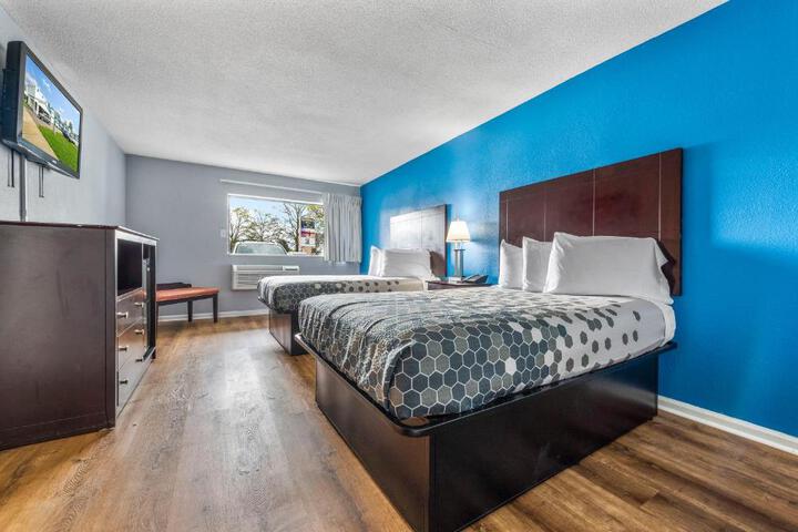 2 Double Beds (7 of 7)