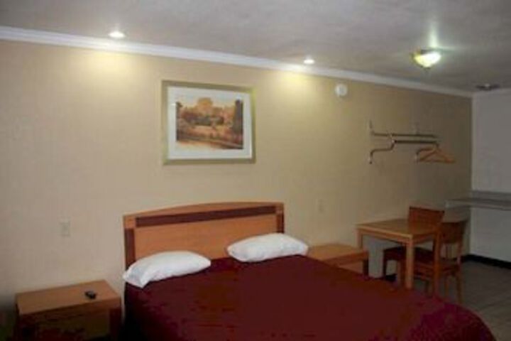 Room 3 of 17