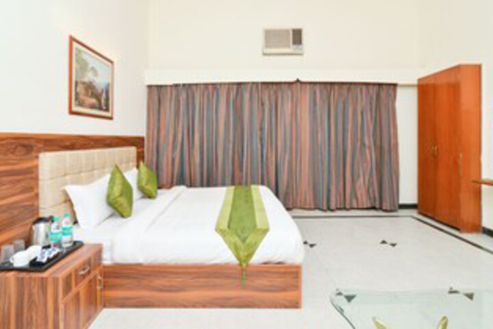 Room 16 of 29