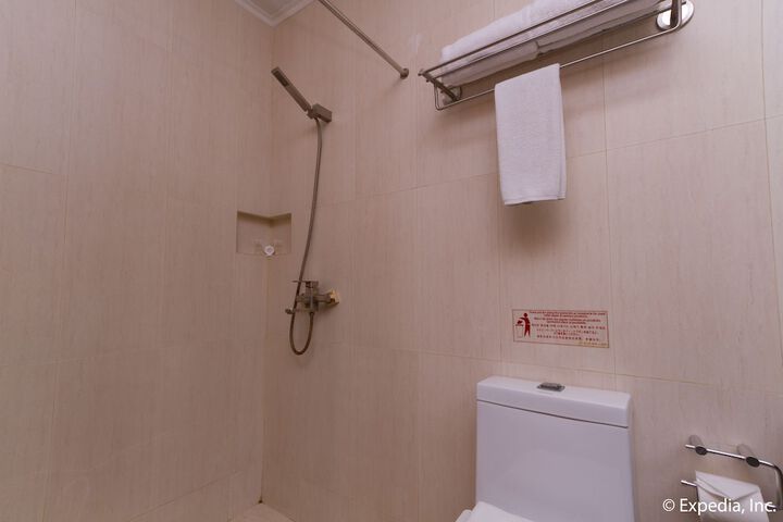 Room 32 of 47