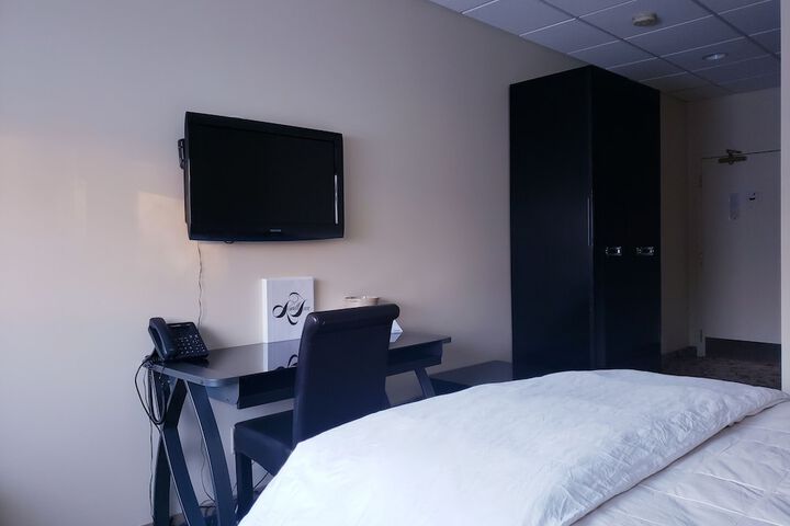 Room 66 of 206