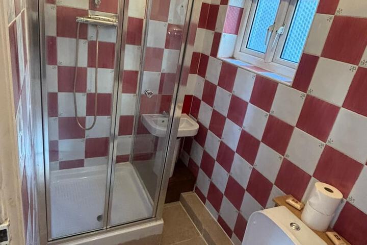 Room 15 of 18
