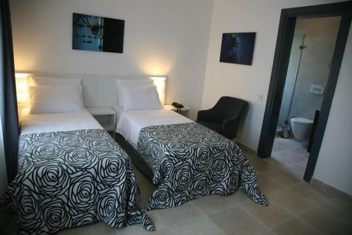 Room 10 of 45
